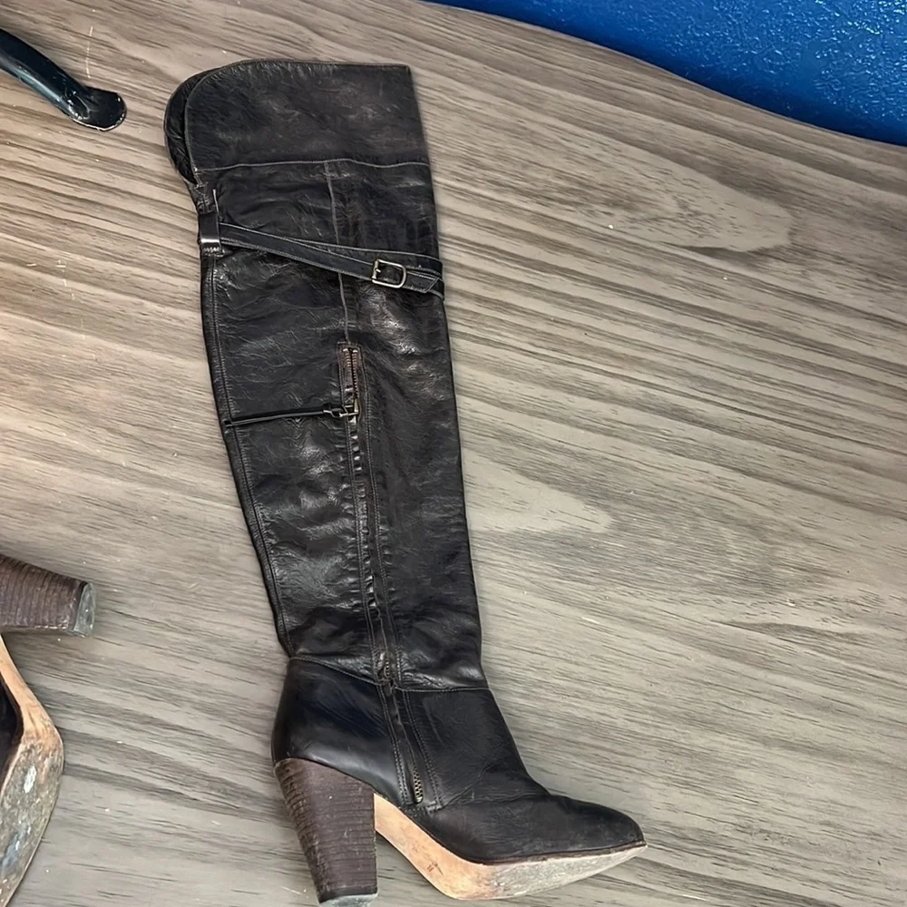 POUR LA VICTOIRE OVER THE KNEE BROWN LEATHER BADDIE BOOTS 8